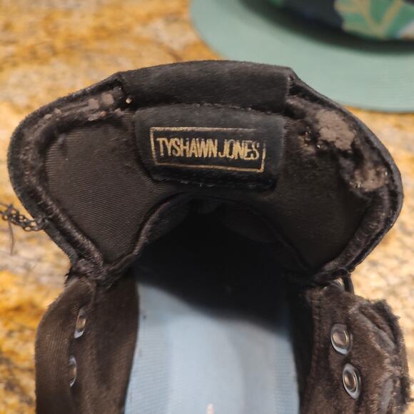 Adidas Tyshawn Black White Blue Skateboarding Sneakers EE6076 Size US 7 - Picture 11 of 12